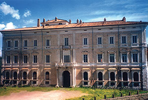 Palazzo-Cesarini1